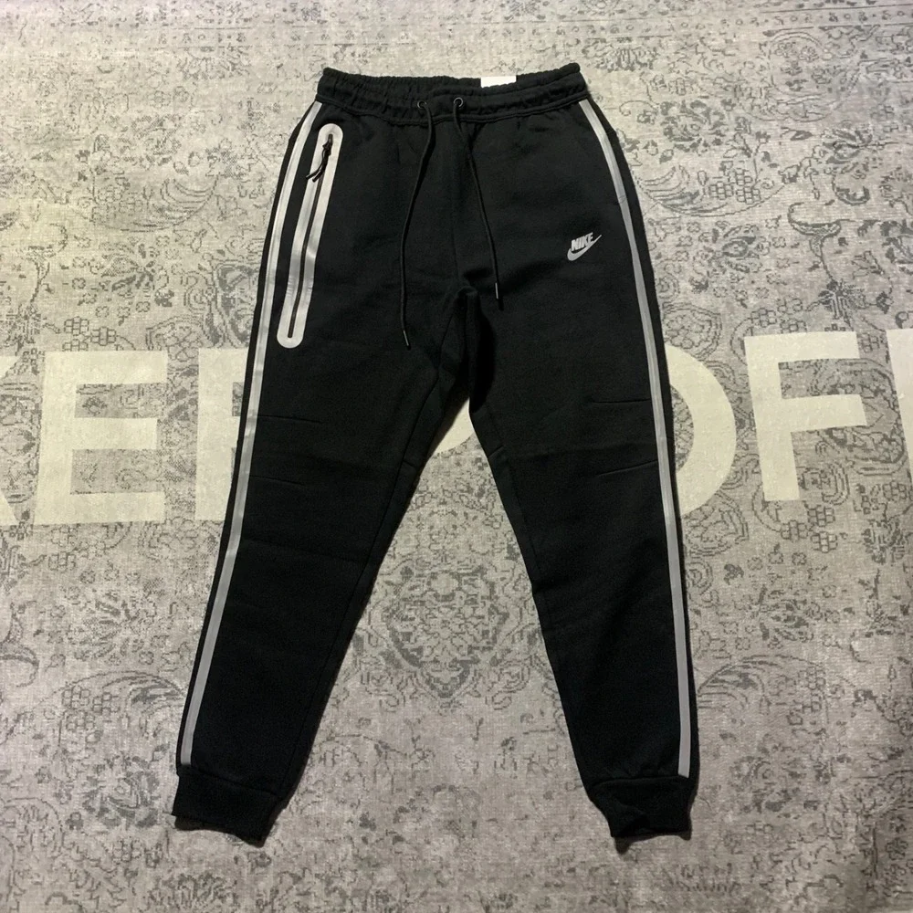 Nike Mens Sportswear Joggers‎ Size M Black Fleece Reflective Stripe FZ0762-010